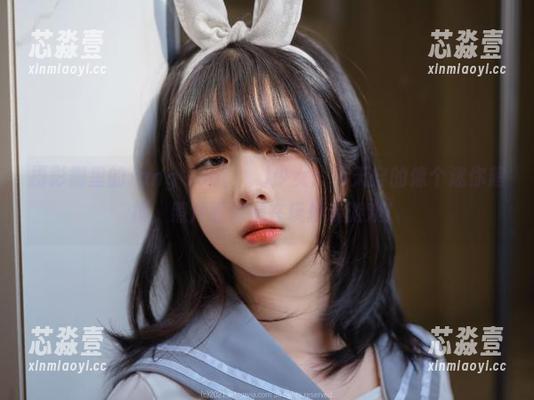 摄影棚里的Jang Joo(장주)少女：今天穿的像个迷你超模，照片就像是在玩换装游戏！
